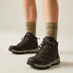 Damskie wodoodporne buty trekkingowe Amble. Brązowe obuwie trekkingowe damskie Regatta, z materiału, bez zapięcia. Za 269.99 zł.