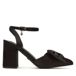 Czółenka DeeZee. Czarne czółenka damskie DeeZee, bez wzorów, bez obcasa, bez zapięcia. Za 129.99 zł.