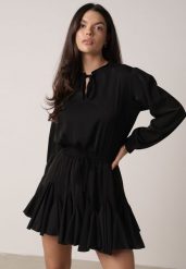 Czarna Rozkloszowana Sukienka z Wiskozą Zdobiona Falbanami i Wiązaniem Lerienatia. Czarne sukienki damskie Born2be, na co dzień, m, z aplikacjami, z wiskozy, eleganckie, bez kołnierzyka, bez ramiączek, mini, rozkloszowane. Za 119.99 zł.