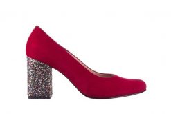 Czółenka Bayla-056 7063-1432 Bordo Glitter, Skóra naturalna - 35. Czerwone czółenka damskie Bayla, bez wzorów, ze skóry, eleganckie, bez obcasa, bez zapięcia. W wyprzedaży za 179.10 zł.