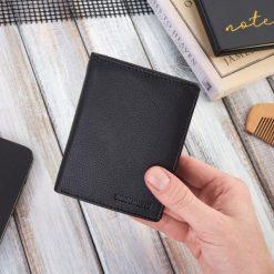 Skórzany Portfel Męski RFID Brødrene G-10 Czarny. Czarne portfele męskie Brødrene, bez wzorów, ze skóry. Za 59.00 zł.