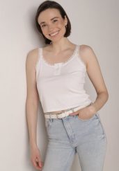 Biały Top z Bawełny Ozdobiony Guzikami i Koronką przy Dekolcie Beralie. Białe topy damskie Born2be, m, bez wzorów, z bawełny, eleganckie, bez kołnierzyka, bez ramiączek. Za 39.99 zł.
