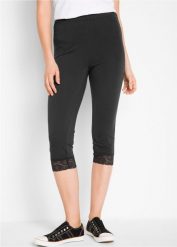 Legginsy rybaczki z koronkową wstawką. Czarne legginsy damskie bonprix, bez wzorów, z koronki. Za 44.99 zł.