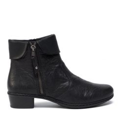 Botki Rieker. Czarne botki damskie Rieker, bez wzorów, bez obcasa, na płaskiej podeszwie, bez zapięcia. Za 369.99 zł.