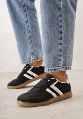 Czarne Sneakersy w Stylu Kultowych Tenisówek Genenor. Czarne obuwie sportowe damskie Born2be, bez wzorów, z dresówki, bez zapięcia, tenisowe. Za 99.99 zł.