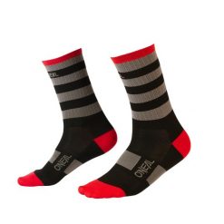 Skarpetki rowerowe O'Neal Performance Sock STRIPE V.22 black/gray/red. Czarne skarpetki damskie O'NEAL, bez wzorów. Za 49.00 zł.