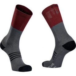 Skarpety rowerowe NORTHWAVE EXTREME PRO HIGH SOCK czarne. Czarne skarpety męskie Northwave, bez wzorów. Za 75.99 zł.