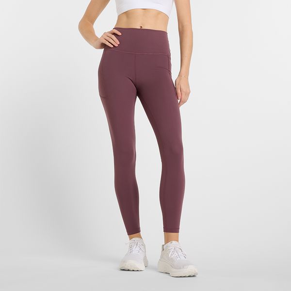 Legginsy damskie do jogi New Balance Harmony WP51124FDP – bordowe. Czerwone legginsy damskie New Balance, m, bez wzorów, z lycry, z podwyższonym stanem, na fitness i siłownię. Za 249.99 zł.
