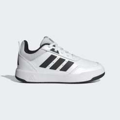 Buty sportowe TENSAUR SPORT 3.0 K. Białe buty sportowe męskie Adidas, bez wzorów, bez zapięcia, na jogę i pilates. Za 179.00 zł.