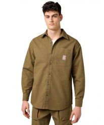 MESKA KOSZULA WRANGLER CJ 1 PKT SHIRT BEECH 112371550. Koszule męskie Wrangler, m, bez wzorów, bez kołnierzyka, bez ramiączek. Za 189.99 zł.