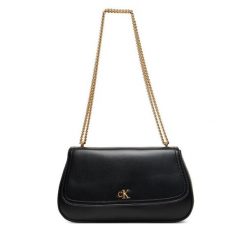 Torebka Calvin Klein. Czarne torebki do ręki damskie Calvin Klein, bez wzorów, bez dodatków. Za 419.99 zł.