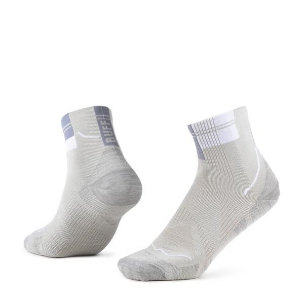 Skarpety biegowe Buff Coolnet Quarter Sock CQ. Brązowe skarpetki damskie Buff, bez wzorów, z elastanu. Za 99.90 zł.