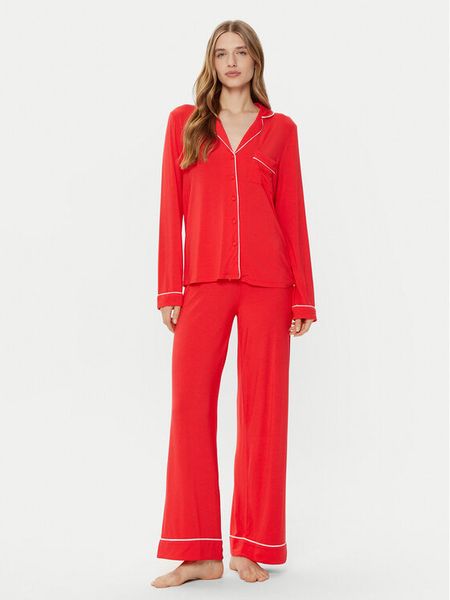 Guess Piżama O4BX07 KCIN2 Czerwony. Czerwone piżamy damskie Guess, z aplikacjami, bez ramiączek. Za 239.99 zł.