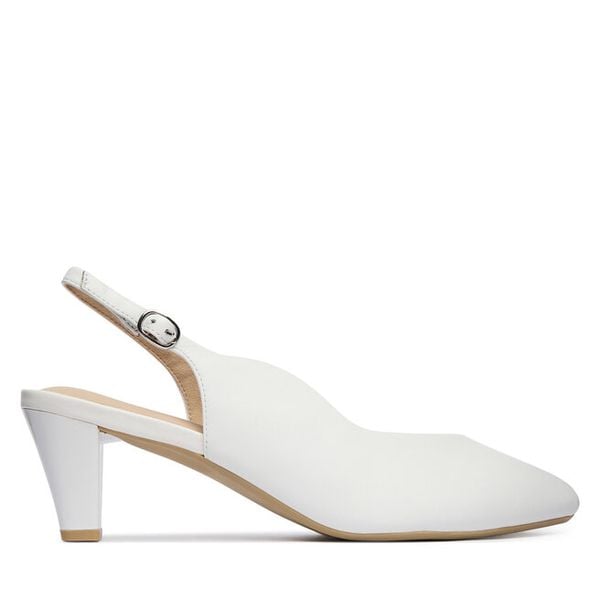 Czółenka Caprice. Białe czółenka damskie Caprice, bez wzorów, bez obcasa, bez zapięcia. Za 339.99 zł.