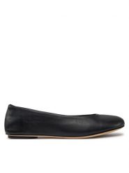 Weekend Max Mara Baleriny 2515521074600 Czarny. Czarne balerinki damskie Weekend Max Mara, bez wzorów, ze skóry, bez obcasa, bez zapięcia. Za 969.99 zł.