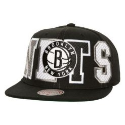 Czapka z daszkiem do koszykówki Mitchell & Ness Brooklyn Nets czarna. Czarne czapki damskie Mitchell & Ness, bez wzorów, z materiału. Za 159.00 zł.