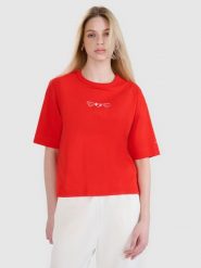 4F T-shirt oversize z nadrukiem damski - czerwony L. Czerwone t-shirty damskie 4F, l, bez wzorów, z bawełny, klasyczne, bez kołnierzyka, bez ramiączek. W wyprzedaży za 39.99 zł.