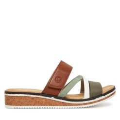Klapki Rieker. Brązowe klapki damskie Rieker, bez wzorów, bez obcasa, bez zapięcia. Za 229.99 zł.