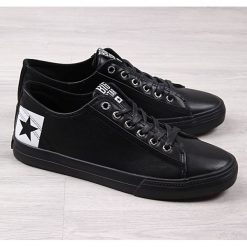 Trampki męskie niskie czarne Big Star EE174160. Czarne trampki męskie BIG STAR, bez wzorów, retro, bez zapięcia. Za 119.99 zł.