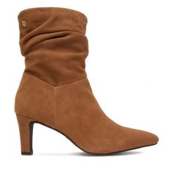 Botki MEXX. Brązowe botki damskie Mexx, bez wzorów, bez obcasa, na szpilce, bez zapięcia. Za 479.99 zł.