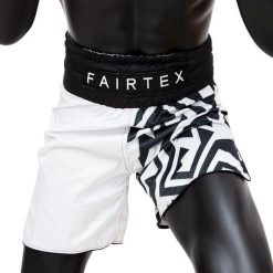 Fairtex Spodenki Bokserskie BT2003 Monochrome. Białe szorty damskie FAIRTEX, bez wzorów, sportowe. Za 279.00 zł.