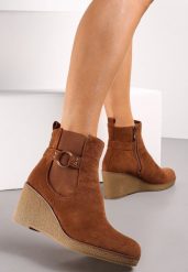 Brązowe Botki na Koturnie z Ozdobnym Paskiem Depetrissa. Brązowe botki damskie Renee, bez wzorów, bez obcasa, na koturnie, bez zapięcia. Za 129.99 zł.