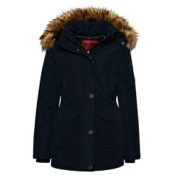 Damska parka z kapturem i syntetycznym futrem Superdry Everest. Niebieskie parki damskie Superdry, bez wzorów, z syntetyku, z kapturem. W wyprzedaży za 669.90 zł.