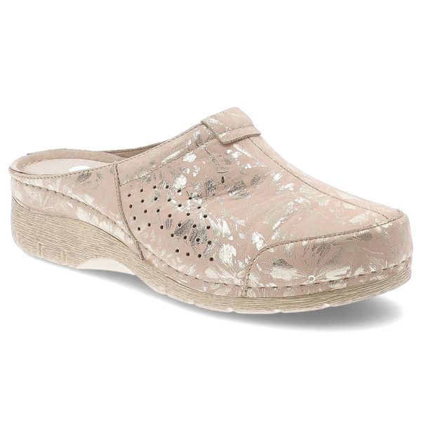 Złote Klapki Armodo Modne Obuwie Damskie W Kwiaty. Żółte klapki damskie Armodo, bez wzorów, klasyczne, bez obcasa, bez zapięcia. Za 189.00 zł.