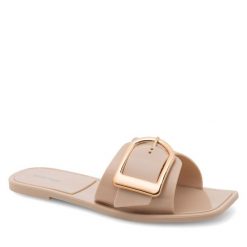 Klapki JENNY. Brązowe klapki damskie Jenny, bez wzorów, bez obcasa, bez zapięcia. Za 49.99 zł.