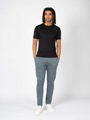 Champion T-Shirt "Tech Quick-Dry" | 218009 | Mężczyzna | Czarny. Czarne t-shirty męskie Champion, l, bez wzorów, z elastanu, bez kołnierzyka, bez ramiączek. W wyprzedaży za 89.00 zł.