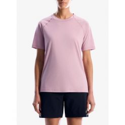 Koszulka szybkoschnąca damska Berghaus Ivyhill Light Tech Tee Af. Czerwone bluzki damskie Berghaus, bez wzorów, casualowe, bez kołnierzyka, bez ramiączek. Za 192.49 zł.