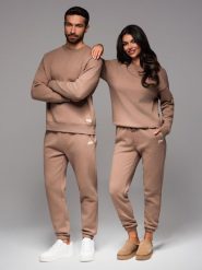 Komplet dresowy UNISEX w stylu athleisure ze spodniami i bluzą - brązowy V16. Brązowe bluzy męskie Ombre Clothing, l, bez wzorów, z bawełny, bez ramiączek, bez kaptura. W wyprzedaży za 262.49 zł.
