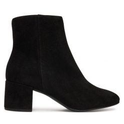 Botki HÖGL. Czarne botki damskie HÖGL, bez wzorów, bez obcasa, na słupku, bez zapięcia. Za 599.99 zł.