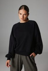 BLUZA ELENA CZARNA M - Flawless. Czarne bluzy damskie Flawless, m, bez wzorów, z bawełny, biznesowe, bez ramiączek, bez kaptura. Za 369.00 zł.