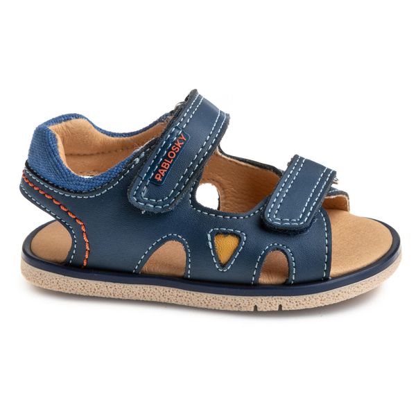 Sandały PABLOSKY 055420P Niebieski. Niebieskie buty zimowe męskie Pablosky, bez wzorów, ze skóry, bez obcasa, bez zapięcia. Za 212.99 zł.