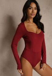 Bordowe Body z Wiskozą Ozdobione Kwadratowym Dekoltem Zalabrina. Czerwone body Renee, bez wzorów, z jeansu. Za 109.99 zł.
