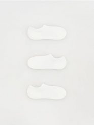 Skarpetki 3 pack - złamana biel. Skarpetki damskie Reserved, bez wzorów. Za 39.99 zł.
