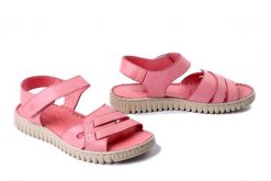 MANITU 910145-42 rosa, sandały damskie. Czerwone sandały damskie Manitu, bez wzorów, ze skóry, bez obcasa, bez zapięcia. Za 284.90 zł.