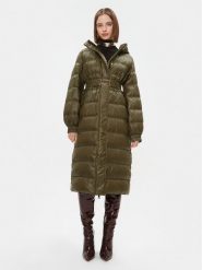 TWINSET Płaszcz zimowy 232TT2351 Zielony Regular Fit. Zielone płaszcze damskie Twinset, na zimę, bez wzorów, z syntetyku, bez kołnierzyka, bez kaptura. Za 1,589.00 zł.