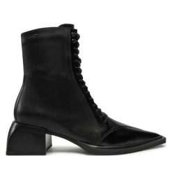 Trzewiki Vagabond Shoemakers. Czarne botki damskie Vagabond Shoemakers, bez wzorów, bez obcasa, na słupku, bez zapięcia. Za 959.99 zł.