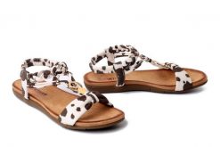 Artiker Relaks 58C0630 milch cow, sandały damskie. Brązowe sandały damskie Artiker Relaks, bez wzorów, bez obcasa, bez zapięcia. Za 119.90 zł.