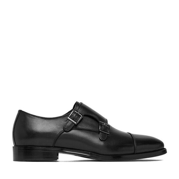 Półbuty GINO ROSSI. Czarne buty wizytowe męskie Gino Rossi, bez wzorów, bez obcasa, bez zapięcia. Za 479.99 zł.