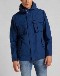 LEE FISHERMAN ANORAK MĘSKA KURTKA ZIMOWA WASHED BLUE L86UKCLR 112122788. Niebieskie kurtki męskie Lee, na zimę, l, bez wzorów, bez kaptura. Za 369.99 zł.