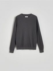Bawełniany sweter - ciemnoszary. Szare swetry męskie Reserved, l, bez wzorów, z bawełny, bez kołnierzyka, bez ramiączek. W wyprzedaży za 39.99 zł.