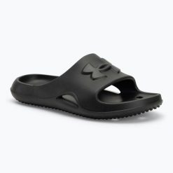 Klapki damskie Under Armour Locker V Slide black/black/black. Czarne klapki damskie Under Armour, bez wzorów, sportowe, bez obcasa, bez zapięcia. Za 79.99 zł.