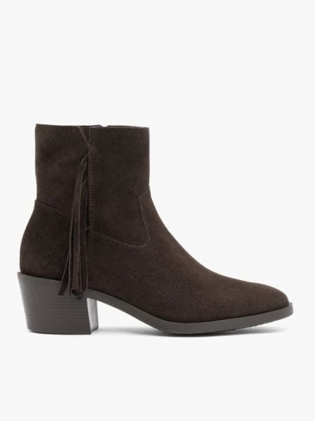 Ciemnobrązowe skórzane botki. Brązowe botki damskie Ryłko, bez wzorów, ze skóry, eleganckie, bez obcasa, na obcasie, bez zapięcia. Za 479.99 zł.