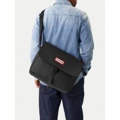 Torba sportowa Hunter. Czarne torby sportowe męskie Hunter, bez wzorów, małe. Za 229.99 zł.