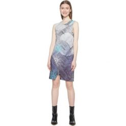 Desigual Sukienka damska Vest Ohio Navy 18WWVK88 5000 (rozmiar XL). Niebieskie spódnice damskie Desigual, xl, bez wzorów, eleganckie, bez kołnierzyka, bez ramiączek. W wyprzedaży za 230.00 zł.