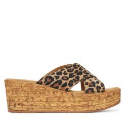 Klapki s.Oliver. Brązowe klapki damskie S.Oliver, bez wzorów, bez obcasa, bez zapięcia. Za 249.99 zł.
