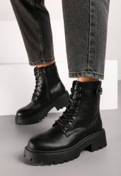 Czarne Botki Workery Vices Zdobione Klamerką przy Cholewce Deota. Czarne botki damskie Born2be, z aplikacjami, z jeansu, eleganckie, bez obcasa, na płaskiej podeszwie, bez zapięcia. Za 159.99 zł.